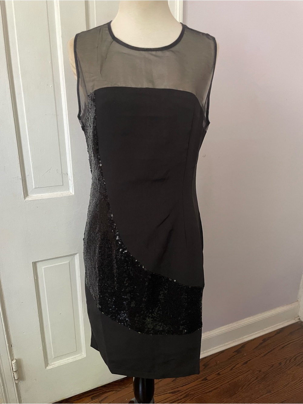 NWT Carmen Marc Valvo Black Mesh & Sequin Dress – Size 6